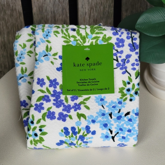 NEW Kate Spade Blue and Green Floral Towel 2 Pack - Picture 1 of 4